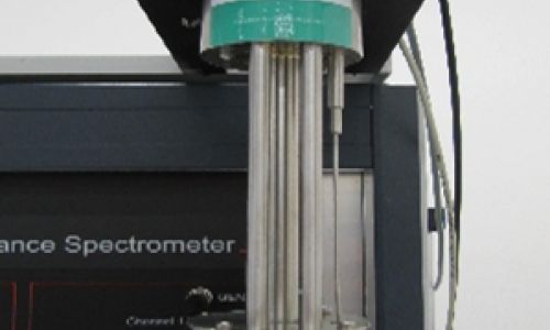 Devices for measuring heat-stimulated depolarization currents (TSC)