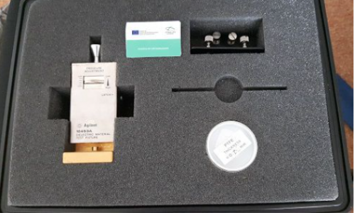 Solid State Sample Measurement Kit for the Agilent 16451 B Impedance Spectrometer